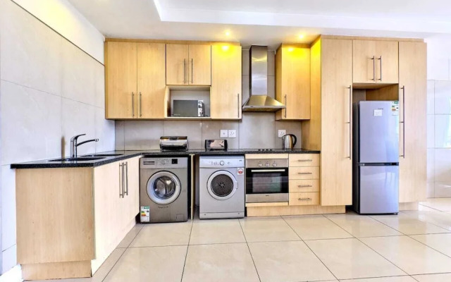 Glammys Suites at Hydro