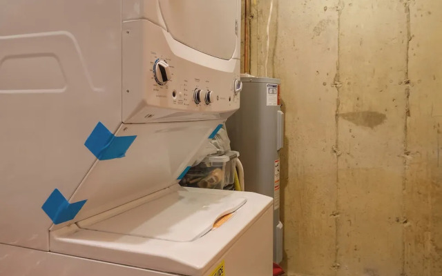 Quaint Arlington Vacation Rental w/ Patio!