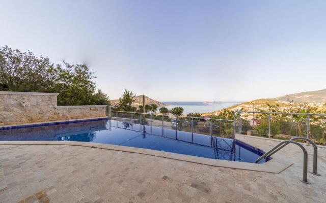 Gorgeous Sea View Flat With Pool in Antalya Kalkan