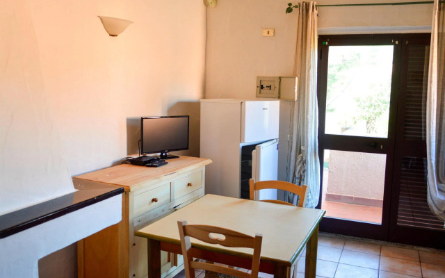 Apartment in Cannigione with garden