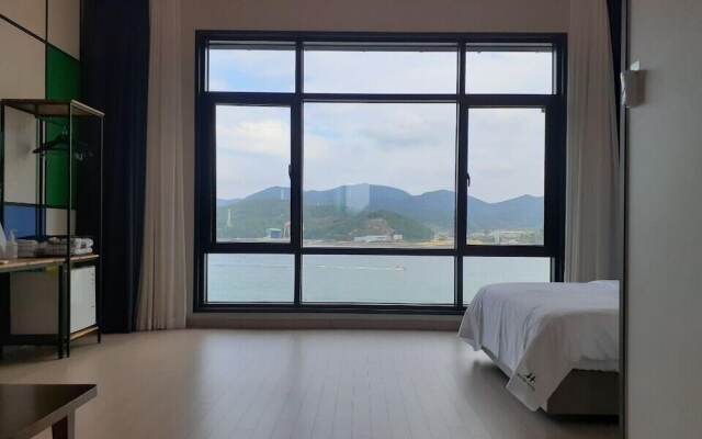 Tongyeong Bridge Hotel