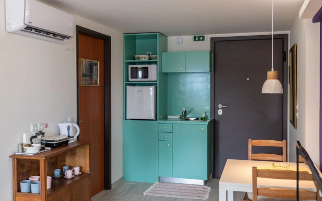 CHROMA Lodge Pikermi