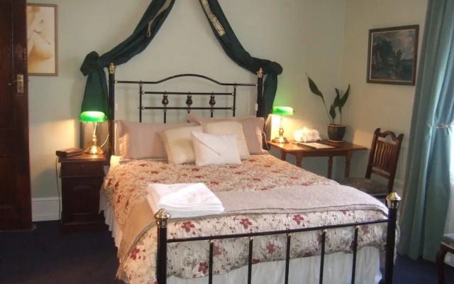 Colonial Accommodation @ Undine