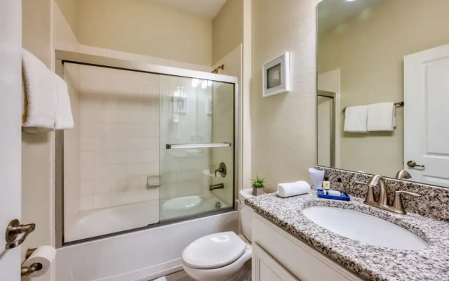 Stunning Home Private Pool Great Location