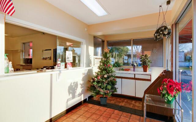 OYO Hotel Petersburg VA I-95 & E Washington St