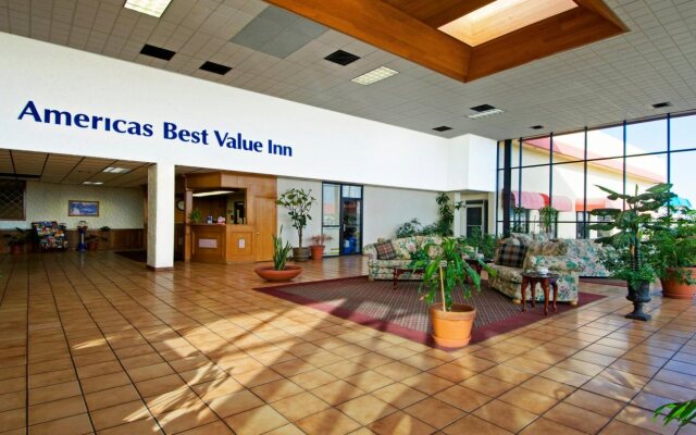 Quality Inn Shawnee I-40