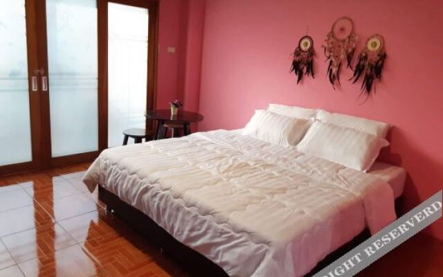 Your Hostel at Chiang Mai - Adults Only