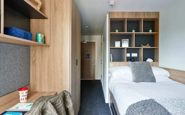 Student Only Southampton Crossings