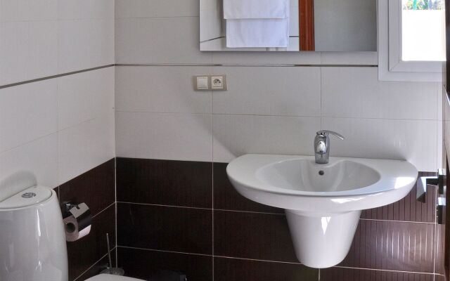 Mnar Castle Apartments