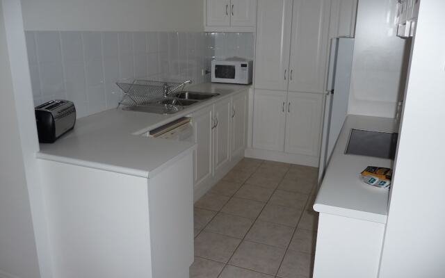 City Escape 2BD in Adelaides East End 4