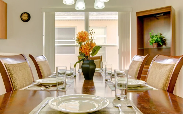 Royal Laguna Villas By Magical Memories