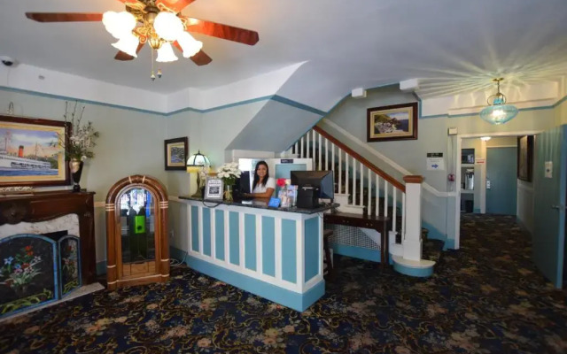 Studio 9 Hotel Catalina