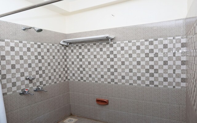 OYO 11686 Hotel Sai Ba