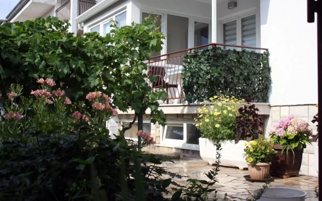 Apartment Vesna Komunela