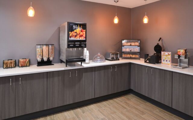 Studio 6 Lenexa, KS - Overland Park