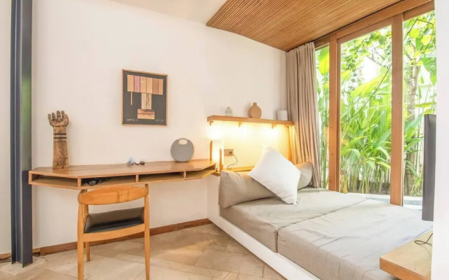 Contemporary 2-br Art Deco Villa, 800m to Beach