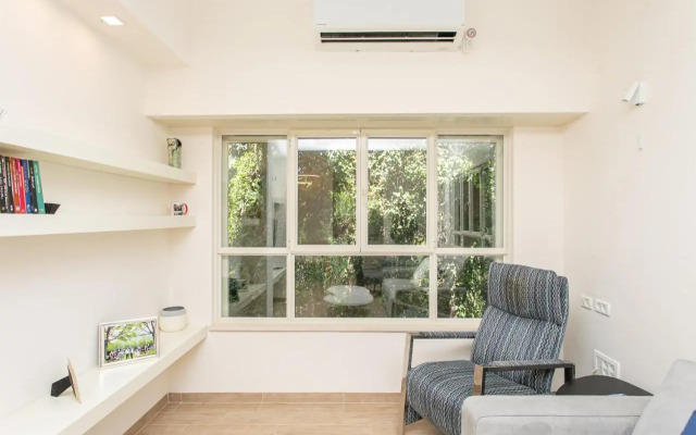 Carmel Boutique Apartments - Urban Forest