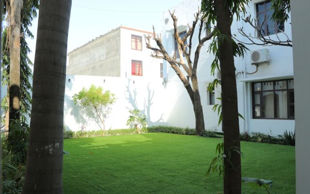 Hotel Clarks Inn Express Bharatpur