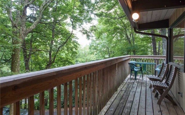 Echota 4 Bedroom Home with Hot Tub