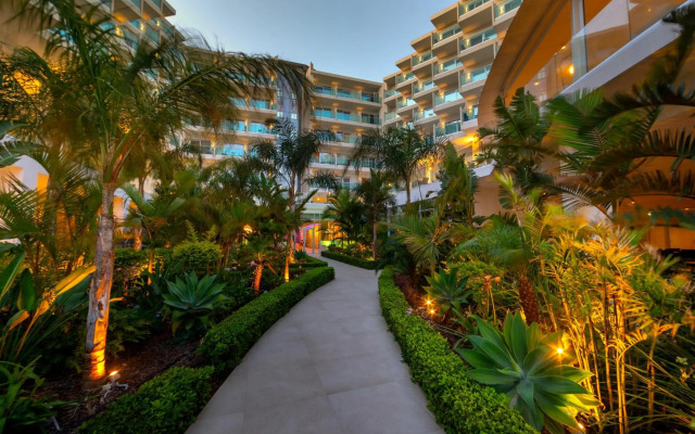 Nissiblu Beach Resort