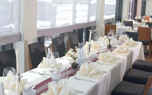 NOVINA HOTEL Herzogenaurach Herzo Base