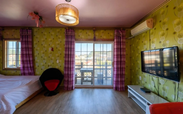 Yangyang Seorak Badanamuro Pension