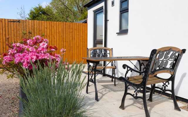 Cosy Double or Twin Studio Near Shearsby, England