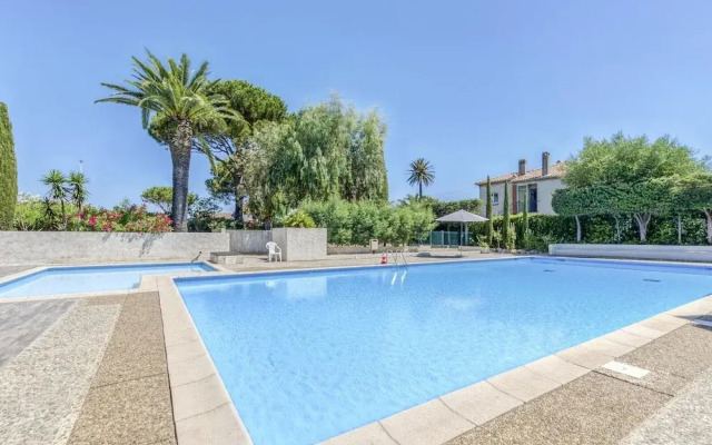 Delightful Apartment in Saint Tropez With Swimming Pool