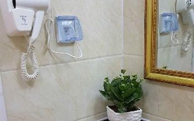 Shell Hotel Zhoukou Jiaotong Zhong Road Bus Center Station