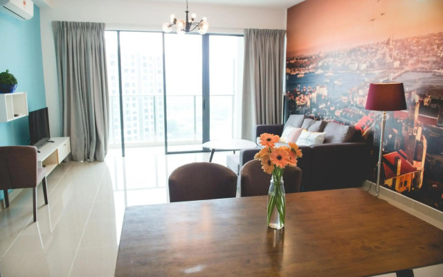 One Amerin Mall & Suites