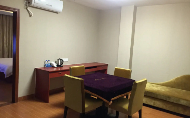 Guanghe Business Hotel (Shaoguan Fengcai Experimental School)