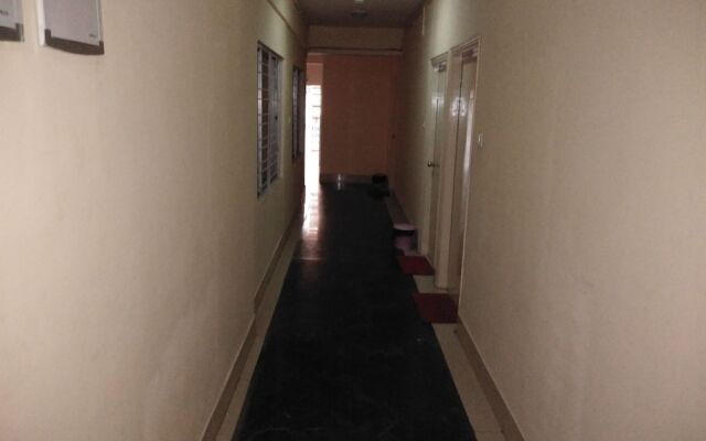 The Salvation Army Red  Shield Guest House - Hostel