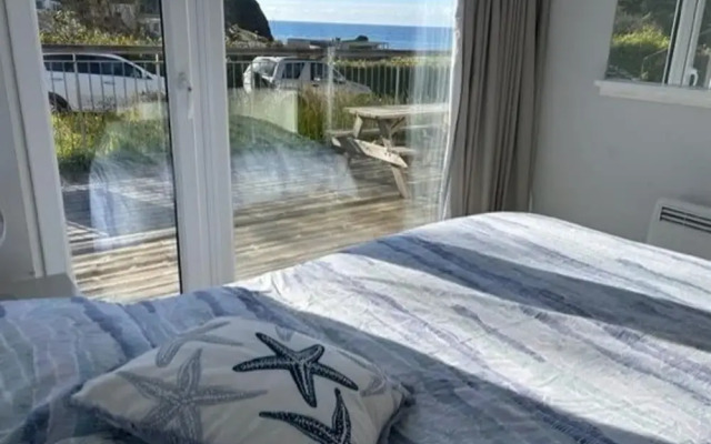 Sea View - 1min to Beach - Dog Friendly - 4 Guests