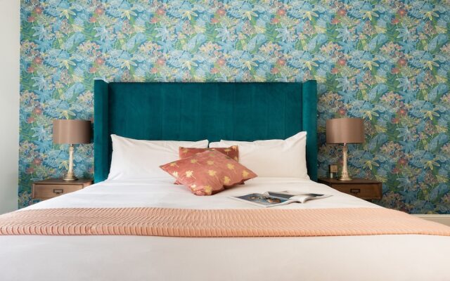 The South Kensington Place - Modern & Bright 4bdr Townhouse