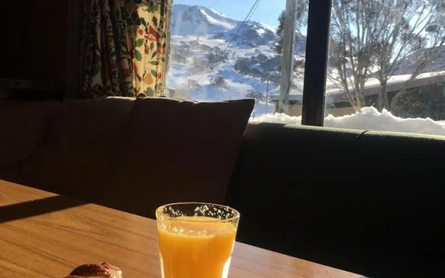 Knockshannoch Ski Lodge