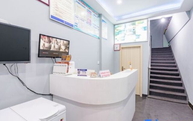 Xinyang Dongpeng Hotel