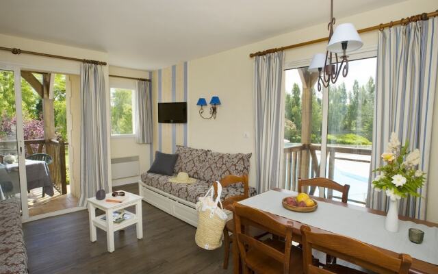 Traditional Apartment With Balcony or Terrace in Deauville