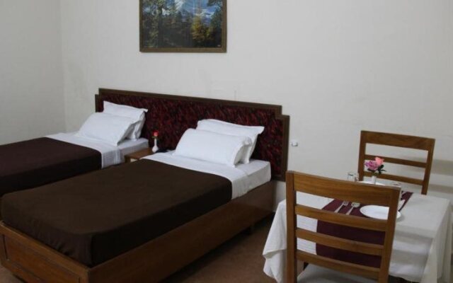 Issacs The Resort