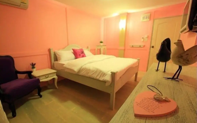 The Royal Chiangkhan Boutique Hotel