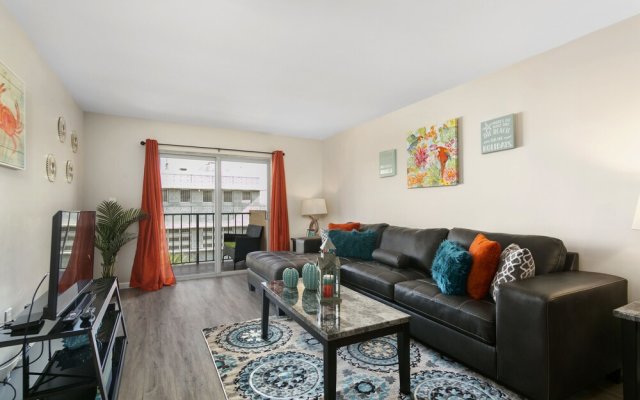 2Bed 2Bath with Patio on 11 Collins ave