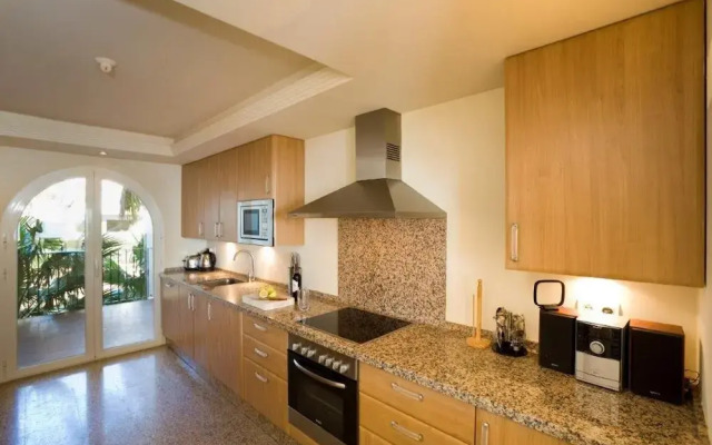Immaculate 3-bed Penthouse- Stunning Views