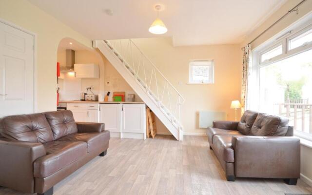 17 Tollgate Cottages