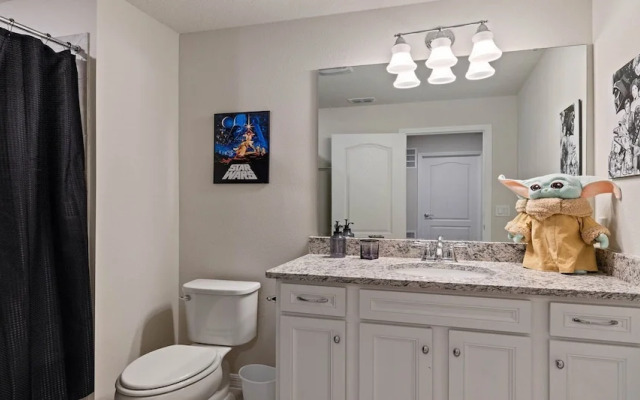 Extraordinary 5BR Private Pool Near Disney Area!