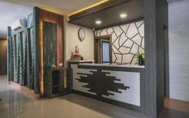 RedDoorz Plus near Pantai Coastarina 2
