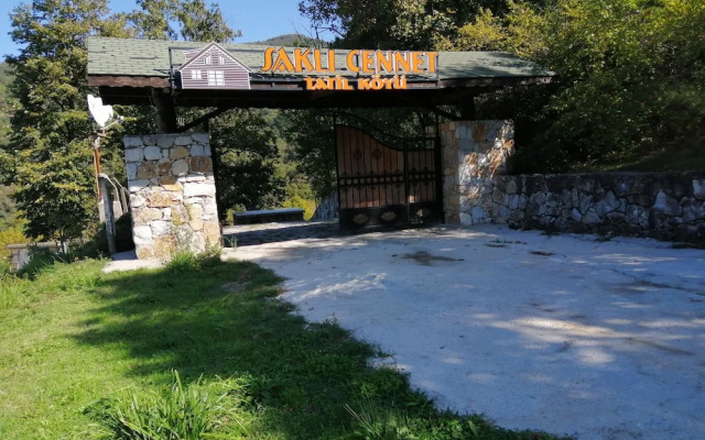 Sakli Cennet Esadiye