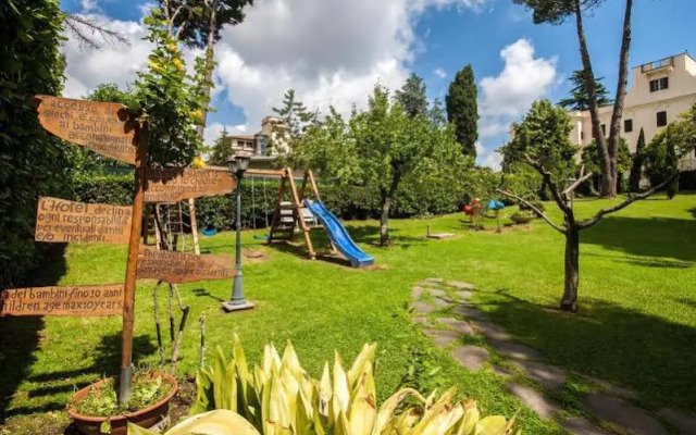 Massimi City Garden Hotel