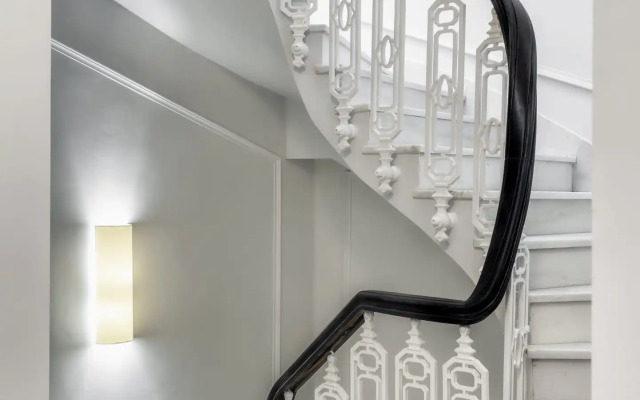 Praxitelous Luxury Suites