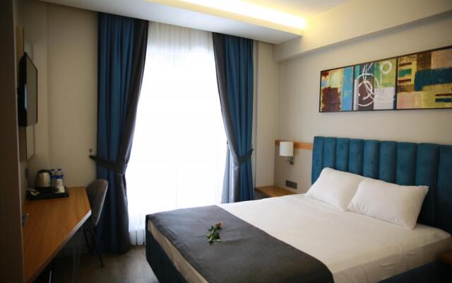 Mithras Hotel & Cafe