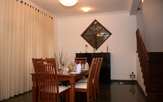 Holistic Villas River
