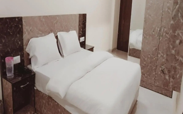 OYO 88430 Hotel Param Palace